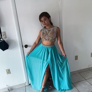 a magical two piece skirt diamond set🦋🦋